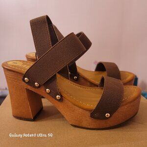 NWT Mia Brown Stretch Strappy 2.5 "Chunk Heel Studded Sandals Sz 8